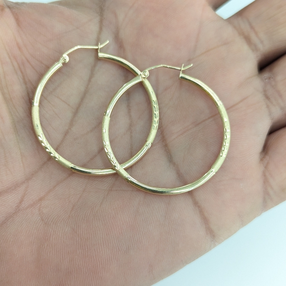 14kt Real Gold Hoop Earring for Women - Picture 3 of 8